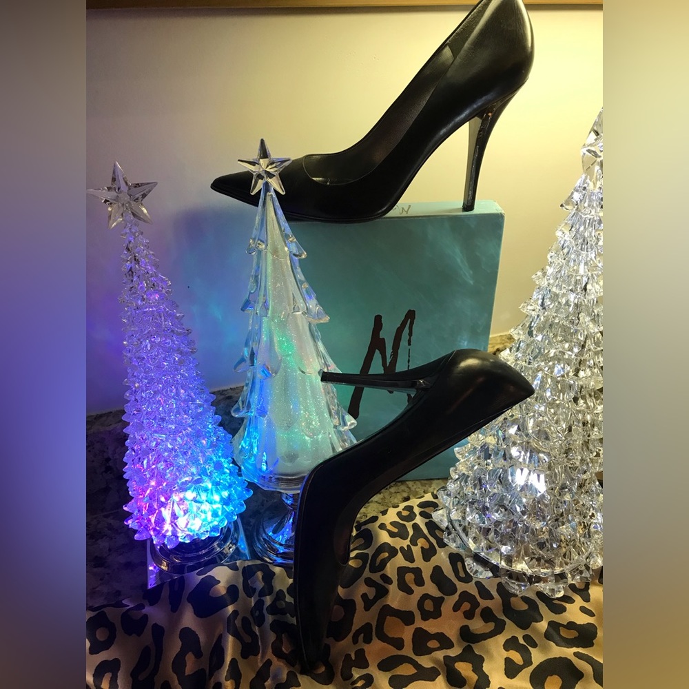 Marciano black leather pumps. Size 8.5 medium.